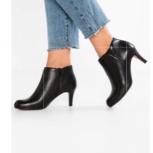Clarks Arista Page Kitten Heel Booties 